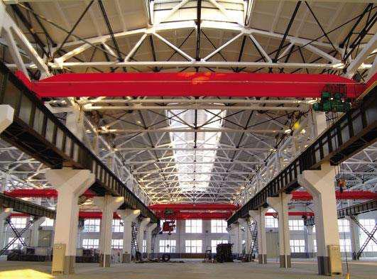 Lowhead szoba egyfedeles felső daru építési költség megtakarításhoz Lowhead Room Single Girder Overhead Crane for Saving Construction Cost.jpg
